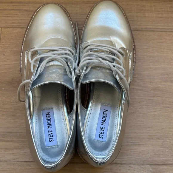 Steve Madden Gina Silver Faux Leather Metallic Oxfords - Picture 7 of 7